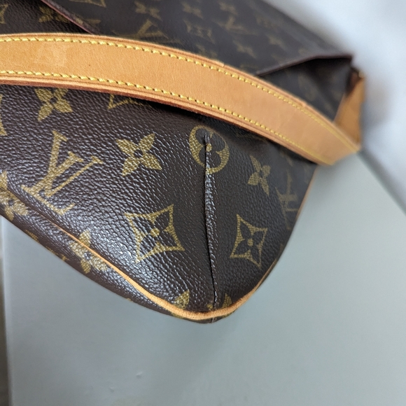 Authentic Louis Vuitton Musette Salsa GM Messengar Bag - Picture 4 of 12